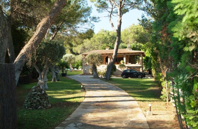 Nostra Caseta villa with pool & marina view near beaches