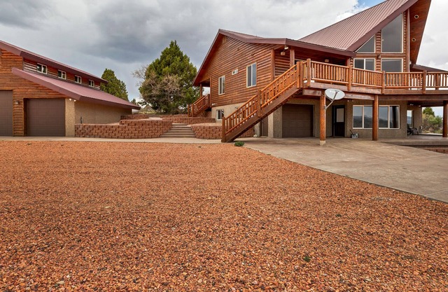 Not Your Average Rental, Picturesque Views, Hidden Gem In The Mountains!