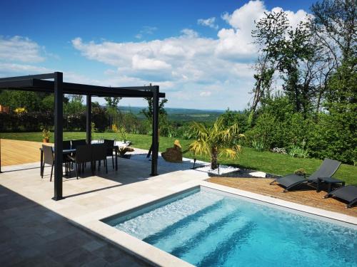 "Notre Bastide" Maison et table d'hôtes à réserver 48 h avant, Piscine, jacuzzi, Climatisation, , à 5 mn de SARLAT