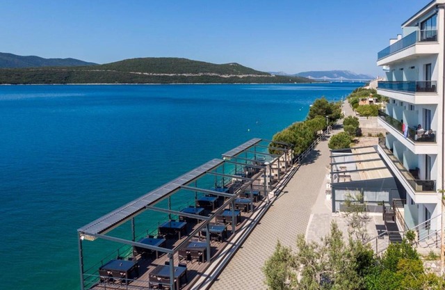 Novum-Hotel - Deluxe Double Room with Balcony and Sea View 6