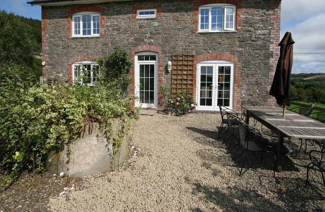 NOW AVAILABLE 2 to 12 October and 3 Nov to 18 Dec LUXURY & PEACE book now!