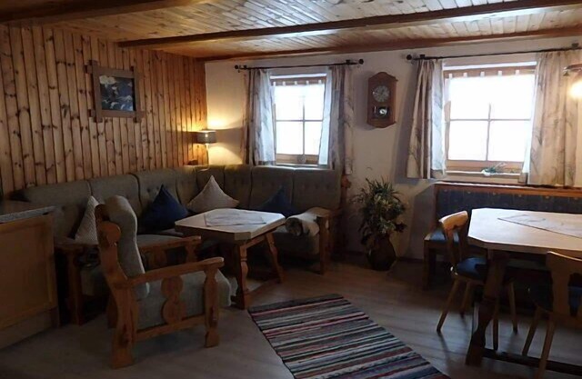 Nr. 1, Ferienwohnung 2-4 Pers. mit 2 Schlafzimmern, Wohnküche, Dusche/WC und Balkon