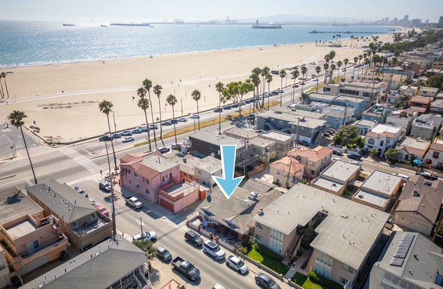 nRare beach find-Steps from Sand, 2 car gar, 3/2+loft, Ocean Views, Hot Tub, AC