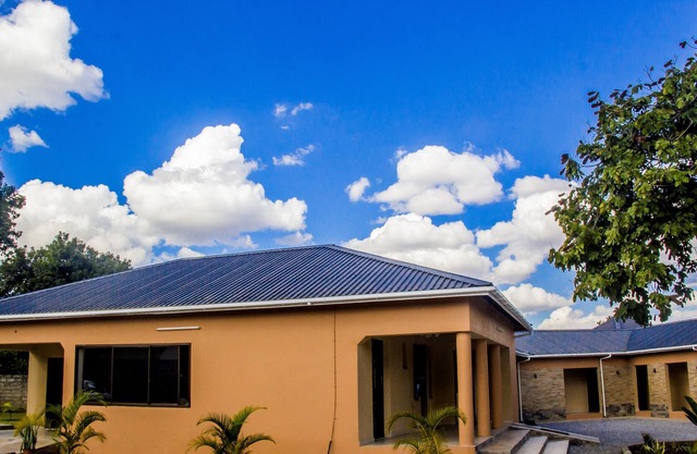 Nsanika Executive Lodge