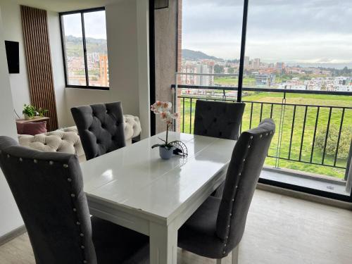 Nuevo Apartamento frente al Centro Comercial VIVA