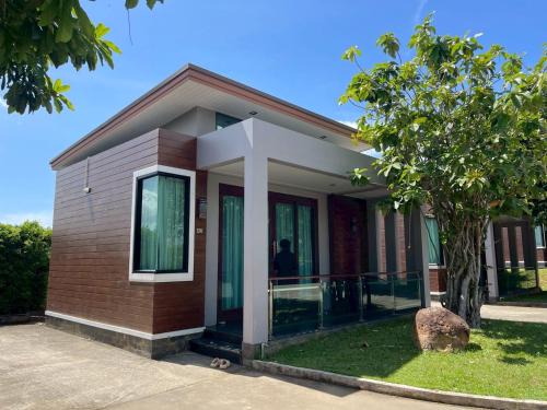 Nutchana Hill Boutique Hotel