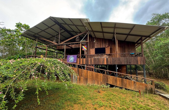 NUTRIA HOUSE
