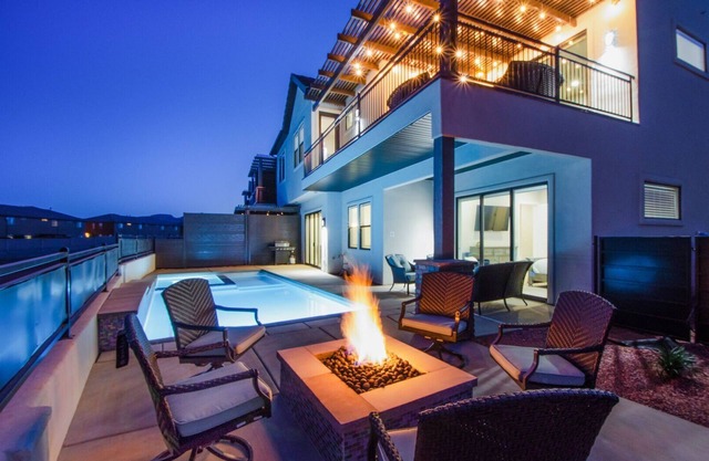 O-61&62| Sleeps 54 * 2 Private Pools * 2 Hot Tubs * Games * Ping Pont * BBQ