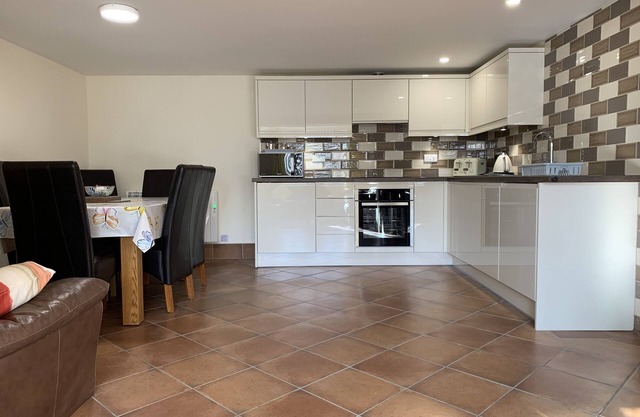 Oak Cottage - The Chestnuts Holiday Cottages