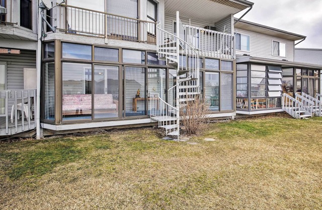 Oak Harbor Getaway w/ Private Dock & Grill Access!