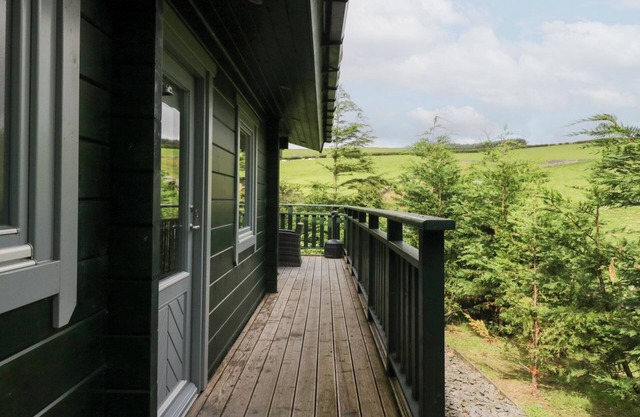 OAK LODGE, family friendly, luxury holiday cottage in Ulverston