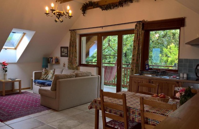 Oak Tree Apartment - Tölgy Lak
