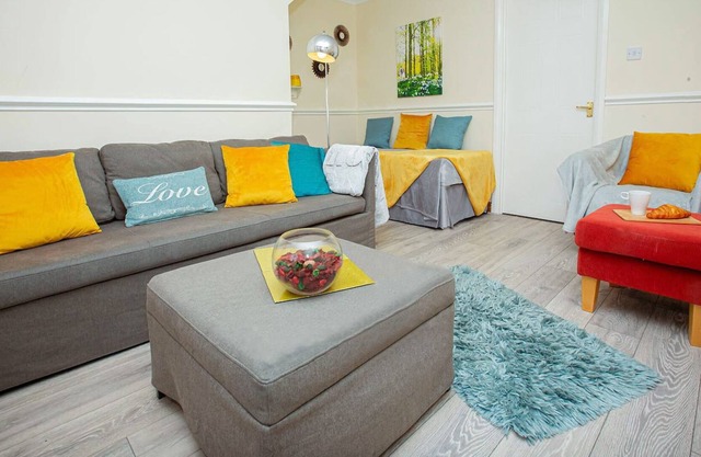 Oakley View 5 Person Comfortable Accommodation