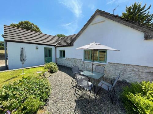 Oaktree Cottage, West Atheston Farm