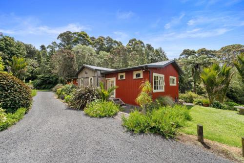 Oakura Pond Cottage - Oakura Holiday Home