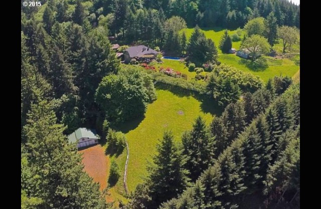 Oasis in the Heart of Wine Country Yet 20 Minutes from Portland