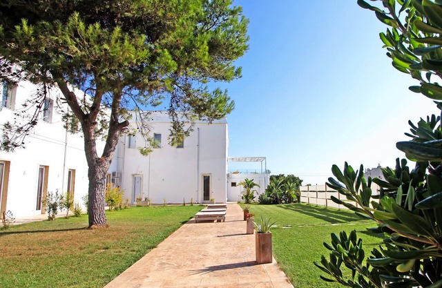 Oasis Park Hotel