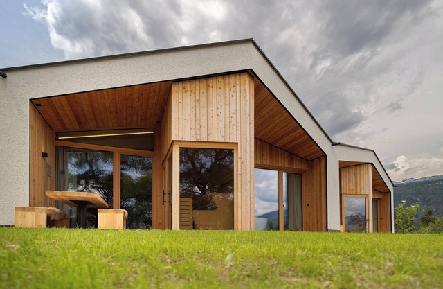 "Oberplunerhof Luxury Chalet Woods" with Mountain View, 2 Terraces & Garden