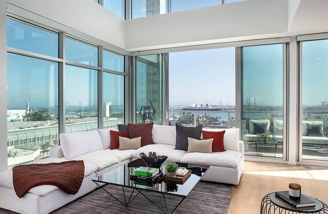 Ocean Blvd 2 Bedroom Long Beach Penthouse