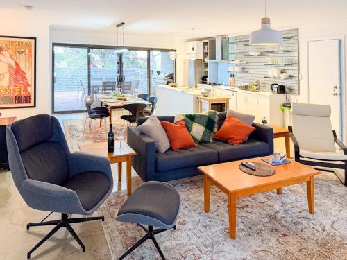 Ocean Breeze Stylish 4BR Retreat