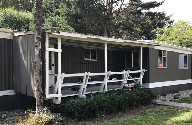 Ocean City WA** Creek&Ocean Estate & Cabins - Mobile Home - WIFI & Full Kitchen