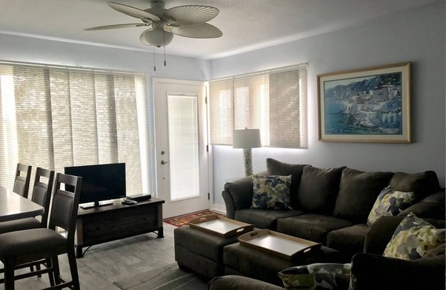Ocean Front 1 bd downstairs apt