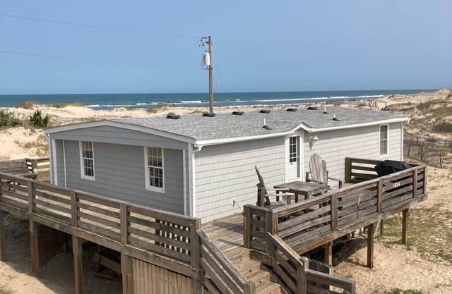 Ocean Front! 4x4 area of OBX! Private, Dog friendly, Affordable, Wild Horses!