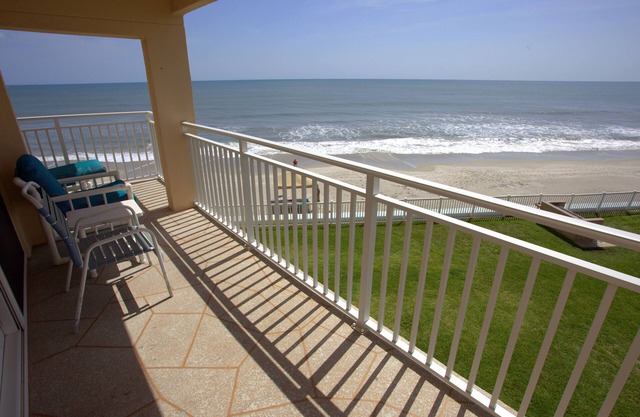 Ocean Front Complex - Beautiful Ocean Views! Can't Get Any Closer To The Ocean!