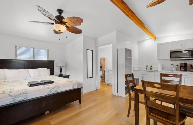 Ocean Front Extra Large Studio Sleeps 7 w Sofa Bed