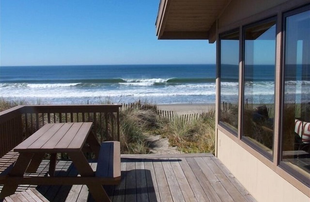 Ocean Front family Home with Panoramic Views