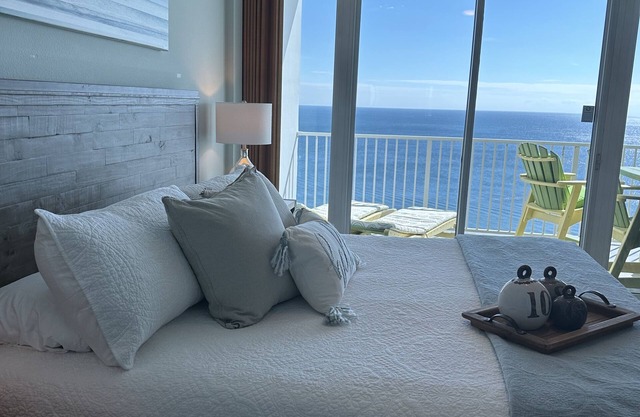 OCEAN FRONT! Lighthouse 1809 - Penthouse Views - Very Clean! Newly Renovated!