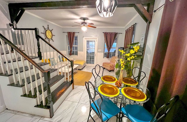 Ocean Front Retreat w Pool, 4 Private Suites on Gated Estate Sleeps 19