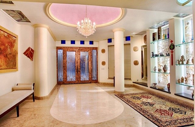 Ocean frontage villa, located 10 miles south of downtown P V romantic zone