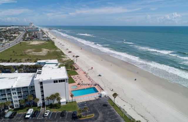 Ocean Jewel 219, 1 Bedroom, Ocean View, 2nd Floor, Pool, Sleeps 6