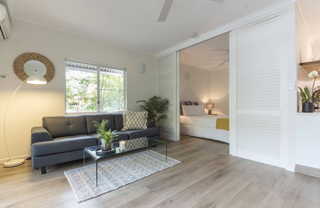 Ocean Palms Apartments, one-bedroom apartments in the heart of Port Douglas