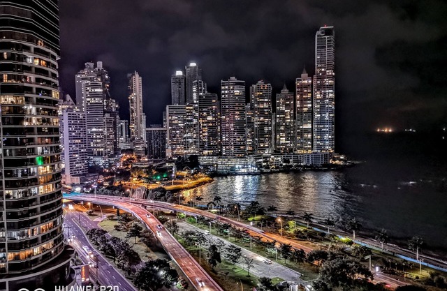Ocean/Skyline Views, Fully Furnished Apartment, Iconic location, Ave Balboa