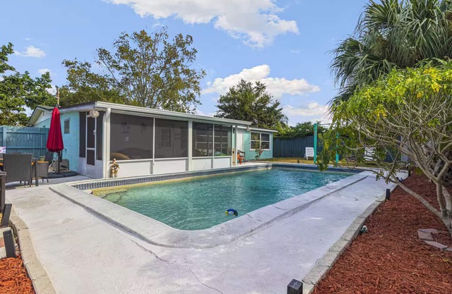 Ocean Themed Cottage With A Heated Pool