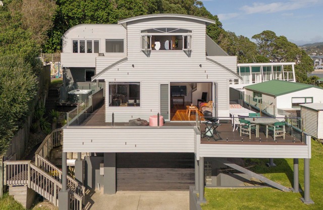 Ocean View Beach Beauty - Tairua Holiday Home