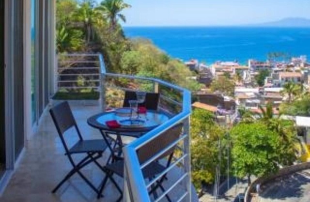 Ocean View Condo Near Downtown and Malecon Boardwalk