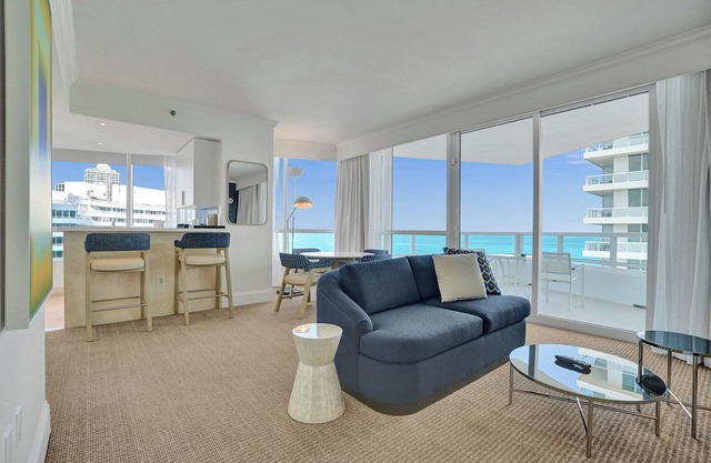 Ocean view corner suite. 2 Balconies, full kitchen, washer/dryer. No resort fee!