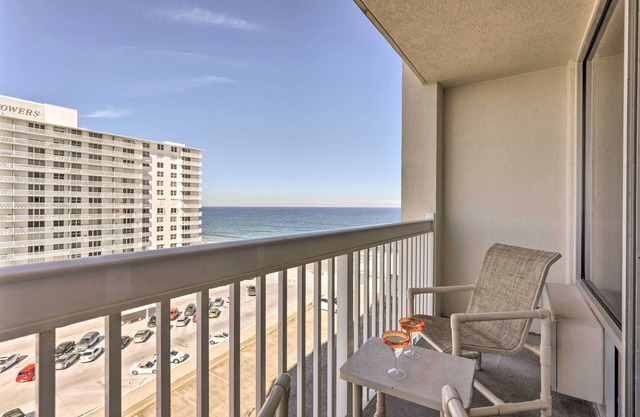 Ocean-View Daytona Beach Resort Retreat w/Balcony
