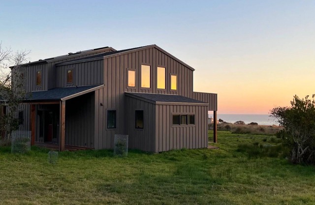 Ocean-view home steps from rec center with private hot tub, pools & saunas