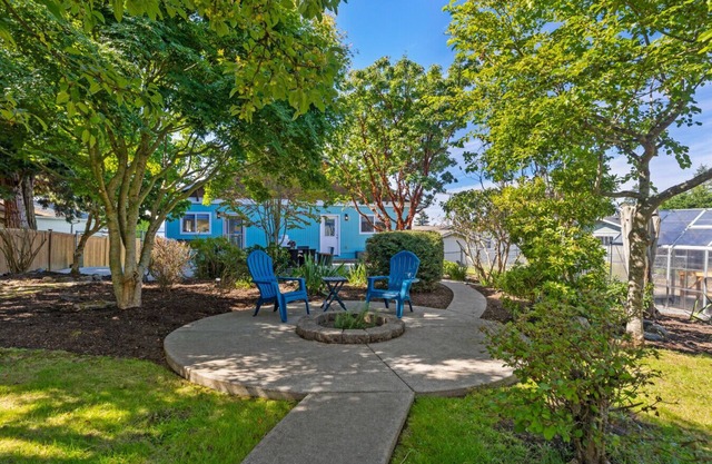 Ocean View I Fenced Yard I Dogs OK I King Bed