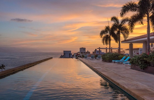 Ocean View Lux Condo With Rooftop Pool Deck