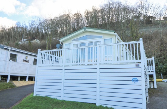 OCEAN VIEW, pet friendly, country holiday cottage in New Quay