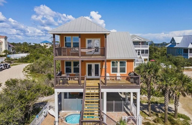 Ocean view, private pool, hot tub, fire pit, North Cape! Fall dates available!