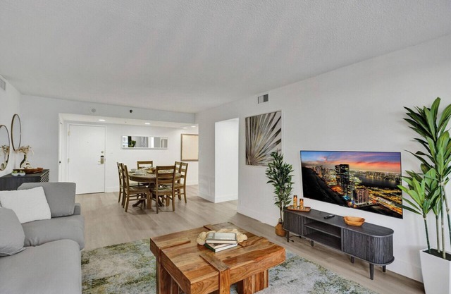 Ocean View Serenity Condo/Beach Service/915