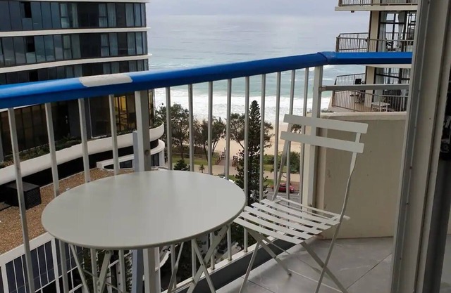 Ocean view unit, close to Surfers Paradise beach