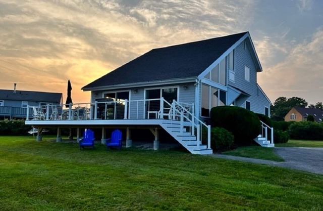 Ocean View! Walk to Beach! Air Conditioning! 3 King & 3 Queen Beds!