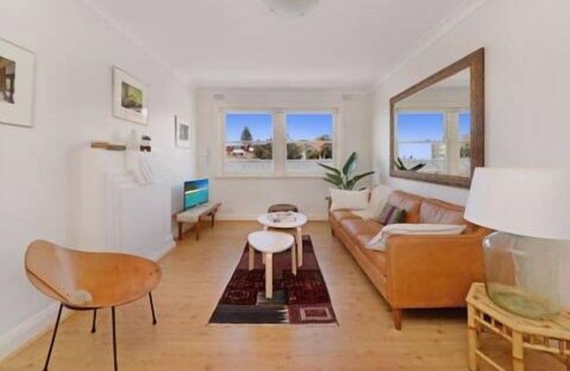 Ocean views, Light-filled Bondi Beach Apartment
